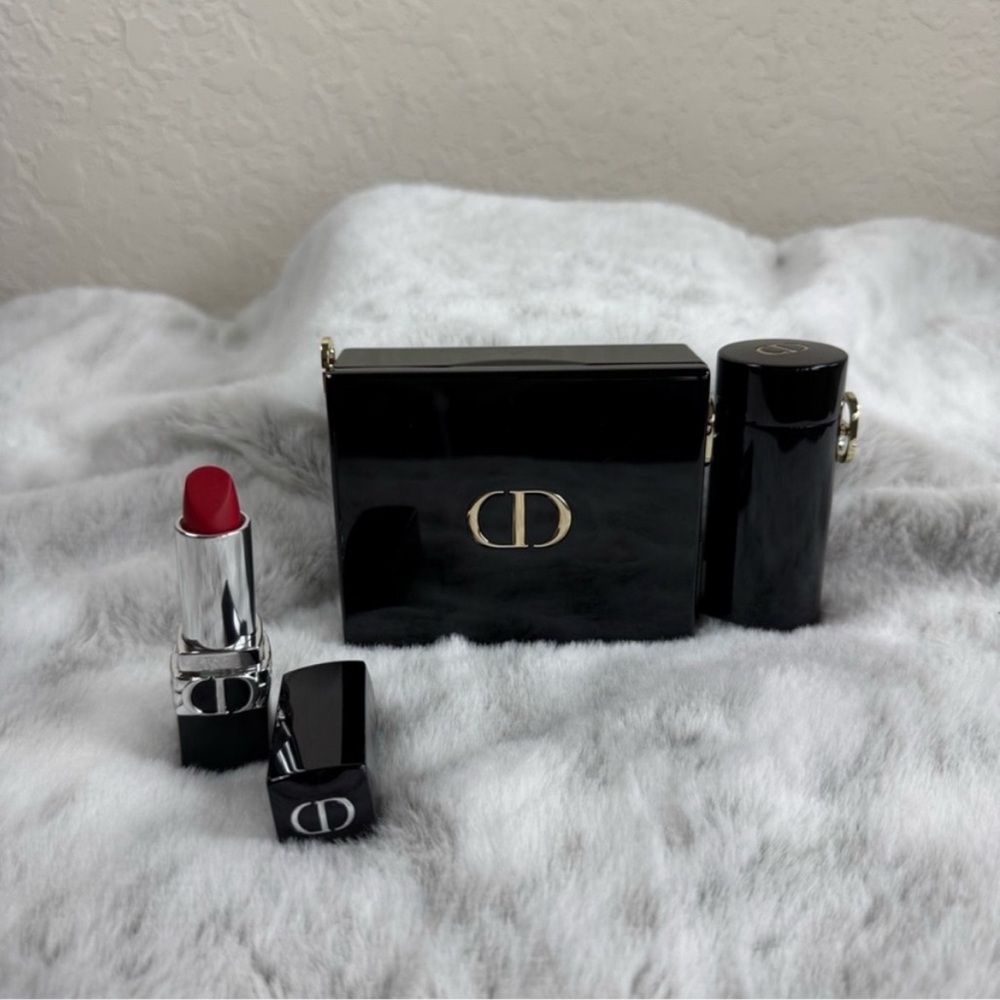 Dior lipstick case/bag with chain. Lipstick not included -GWP - Picture 1 of 7
